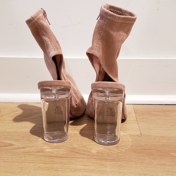 Peep toe booties with Clear heel - Picture 2 of 4